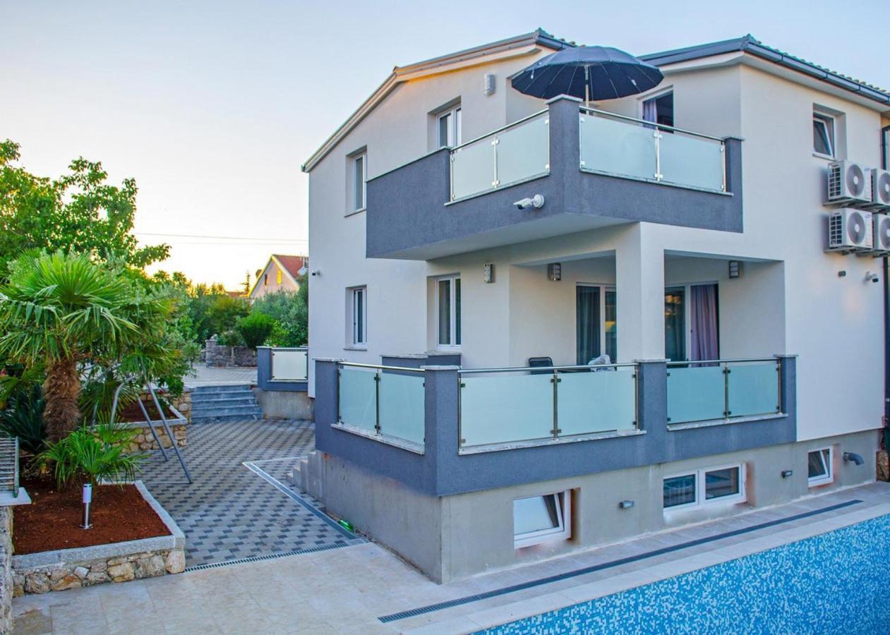 Villa Mmm Vantacici Exterior foto